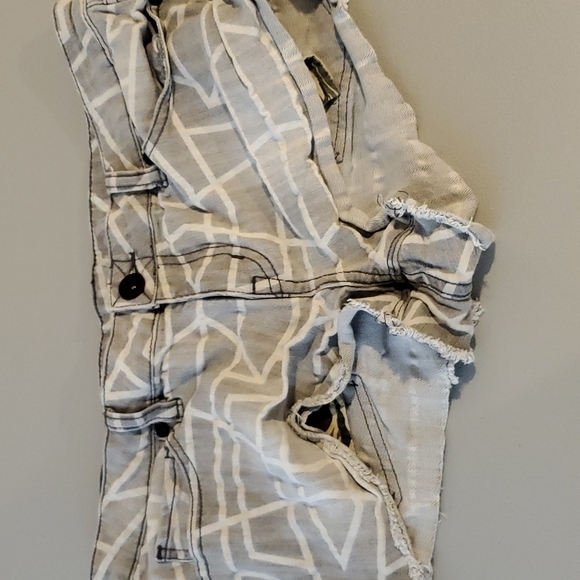 hurley grey and white 29 Waist jean shorts - Picture 5 of 7